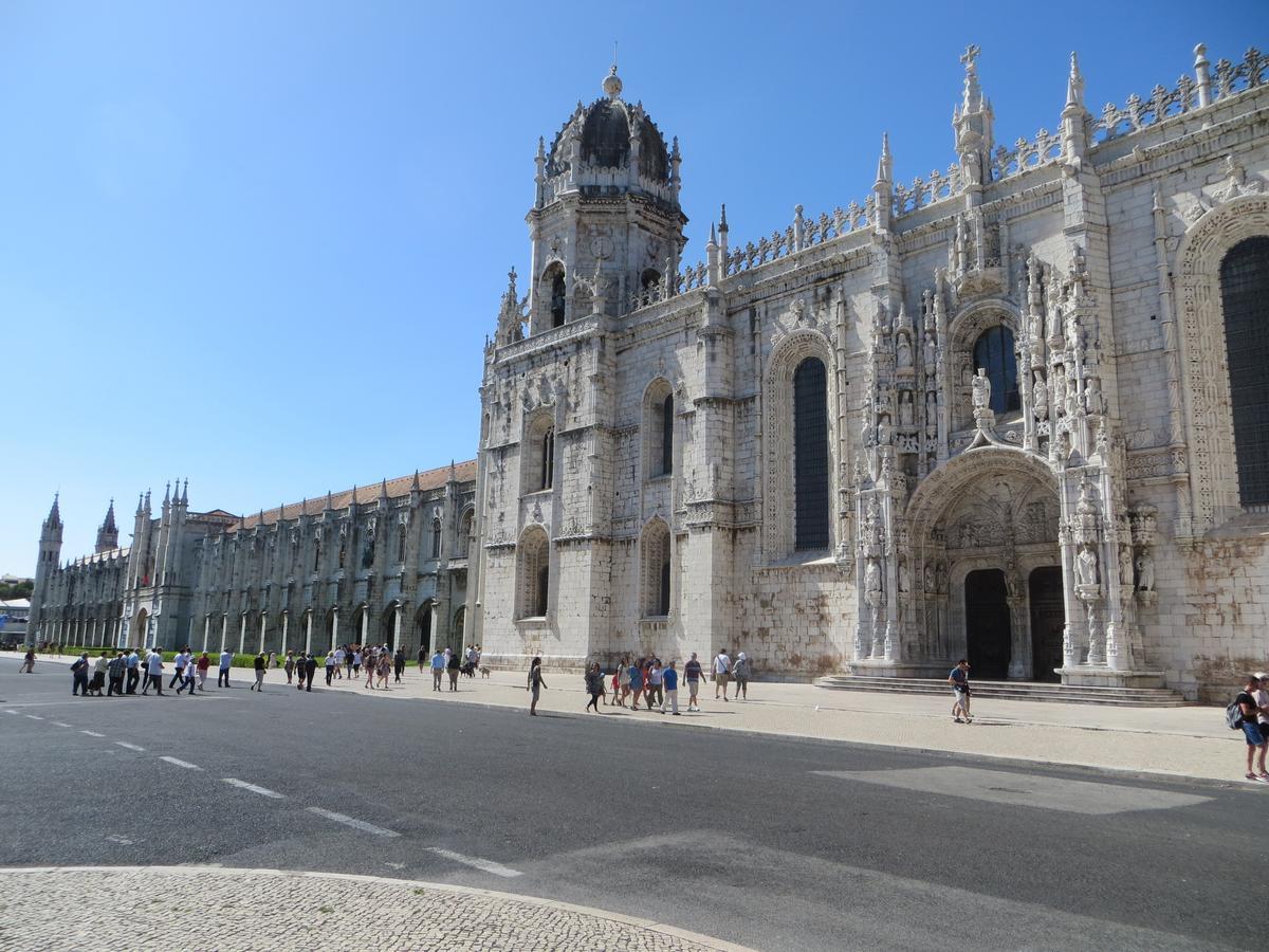Go Native Lisbon - Principe Real Apartment Lissabon